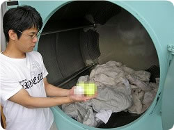 企業秘密ですが、あるものと一緒に入れてあげるとお布団がふんわりと仕上がります。